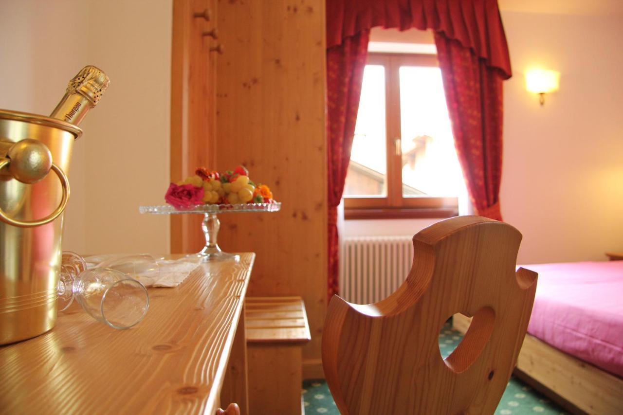 Hotel Lory Pinzolo Kültér fotó