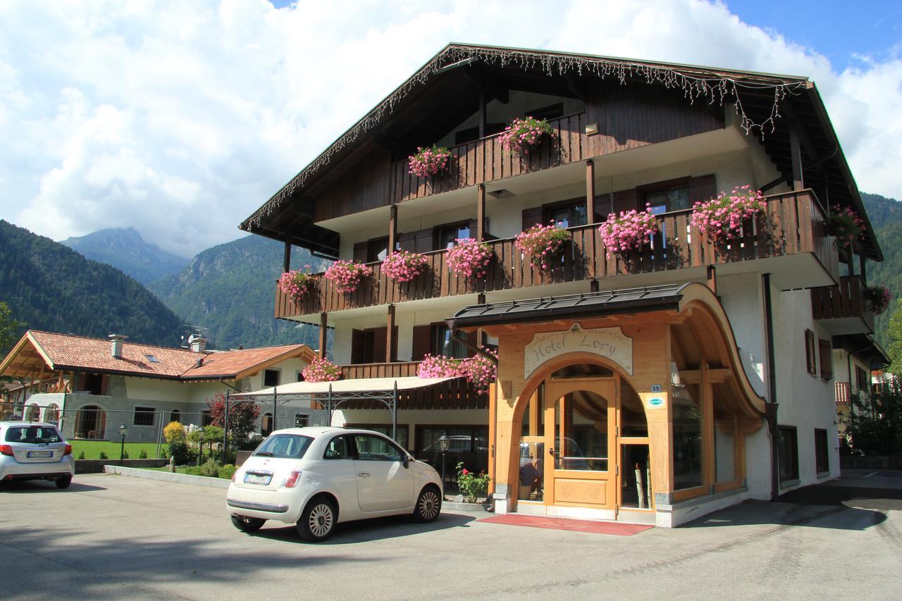 Hotel Lory Pinzolo Kültér fotó
