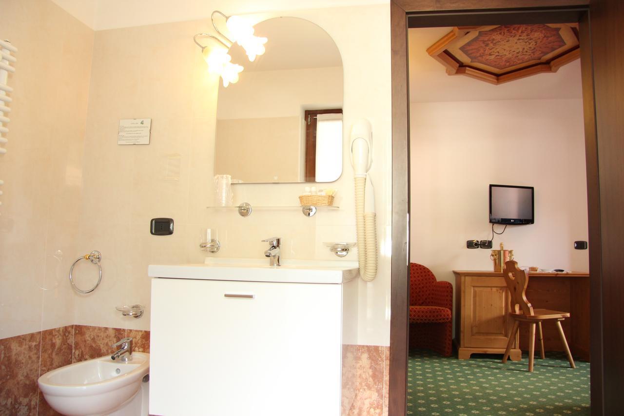 Hotel Lory Pinzolo Kültér fotó