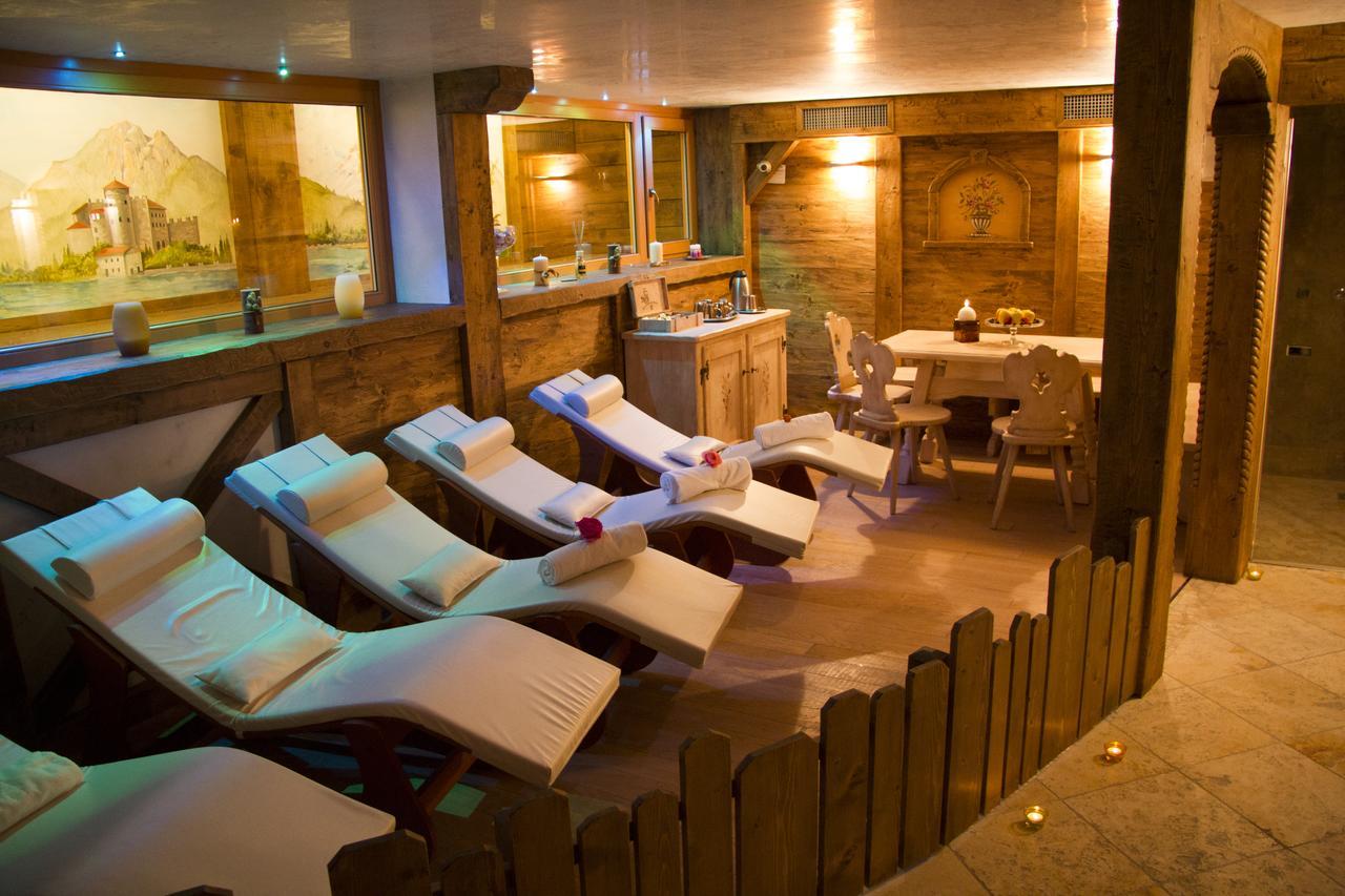 Hotel Lory Pinzolo Kültér fotó